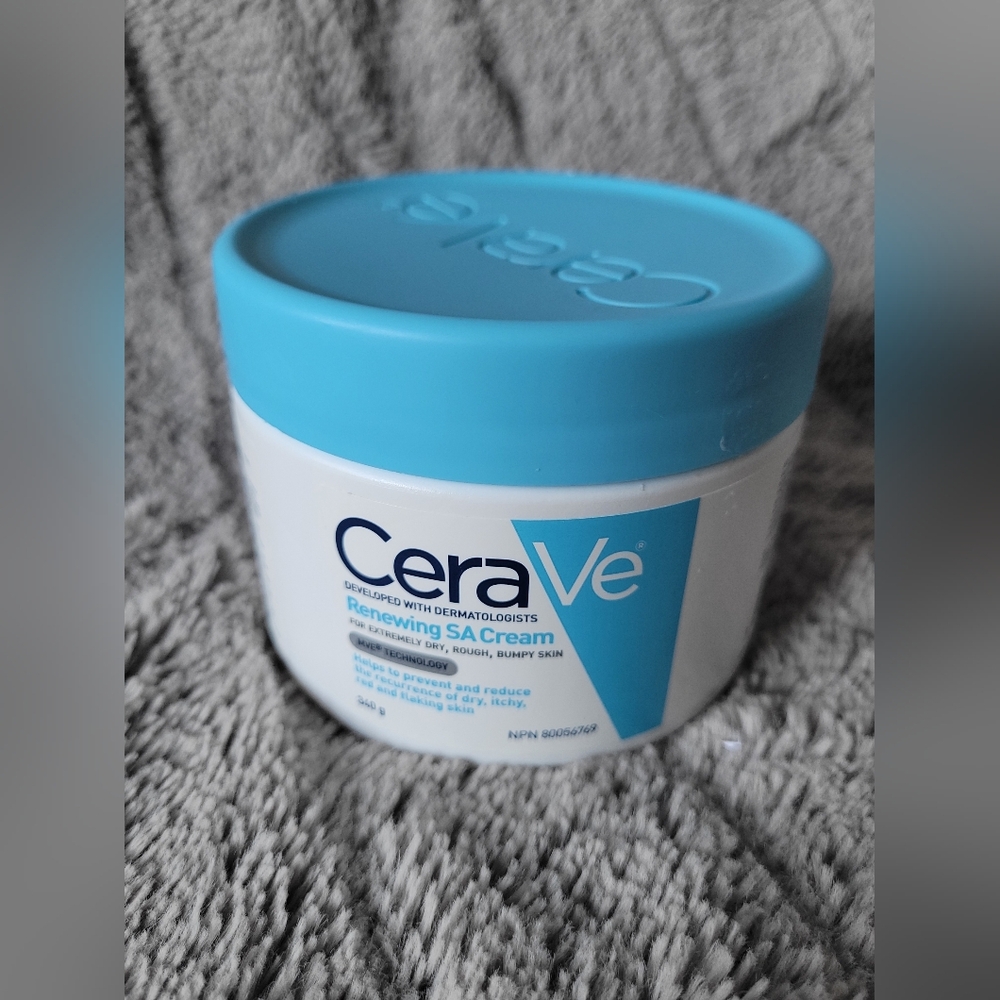 Cerave Renewing SA Cream